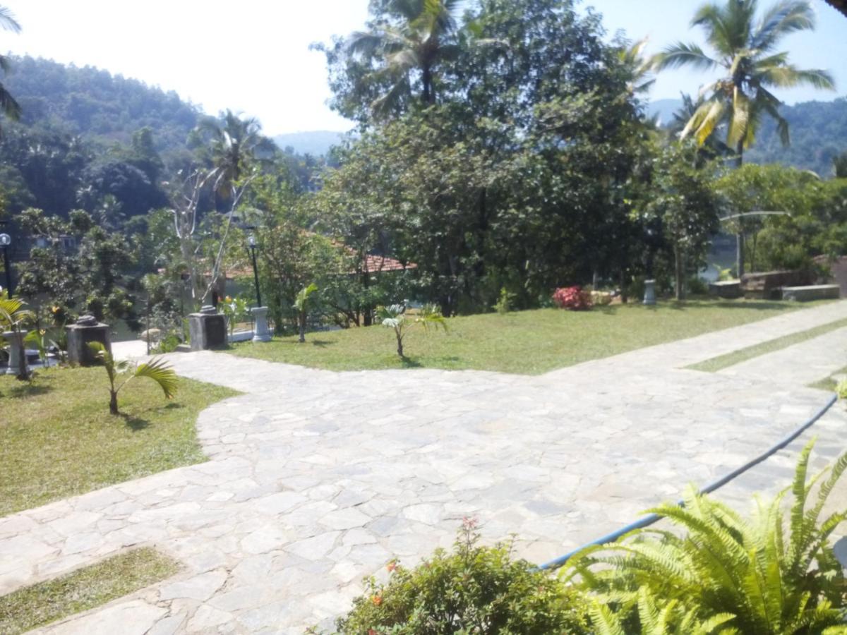 Serendip Stone Hotel And Bungalow Kandy Exterior photo