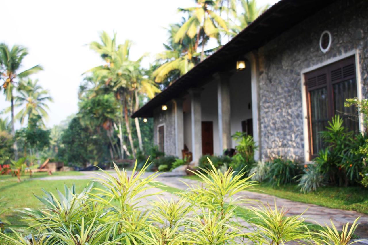 Serendip Stone Hotel And Bungalow Kandy Exterior photo