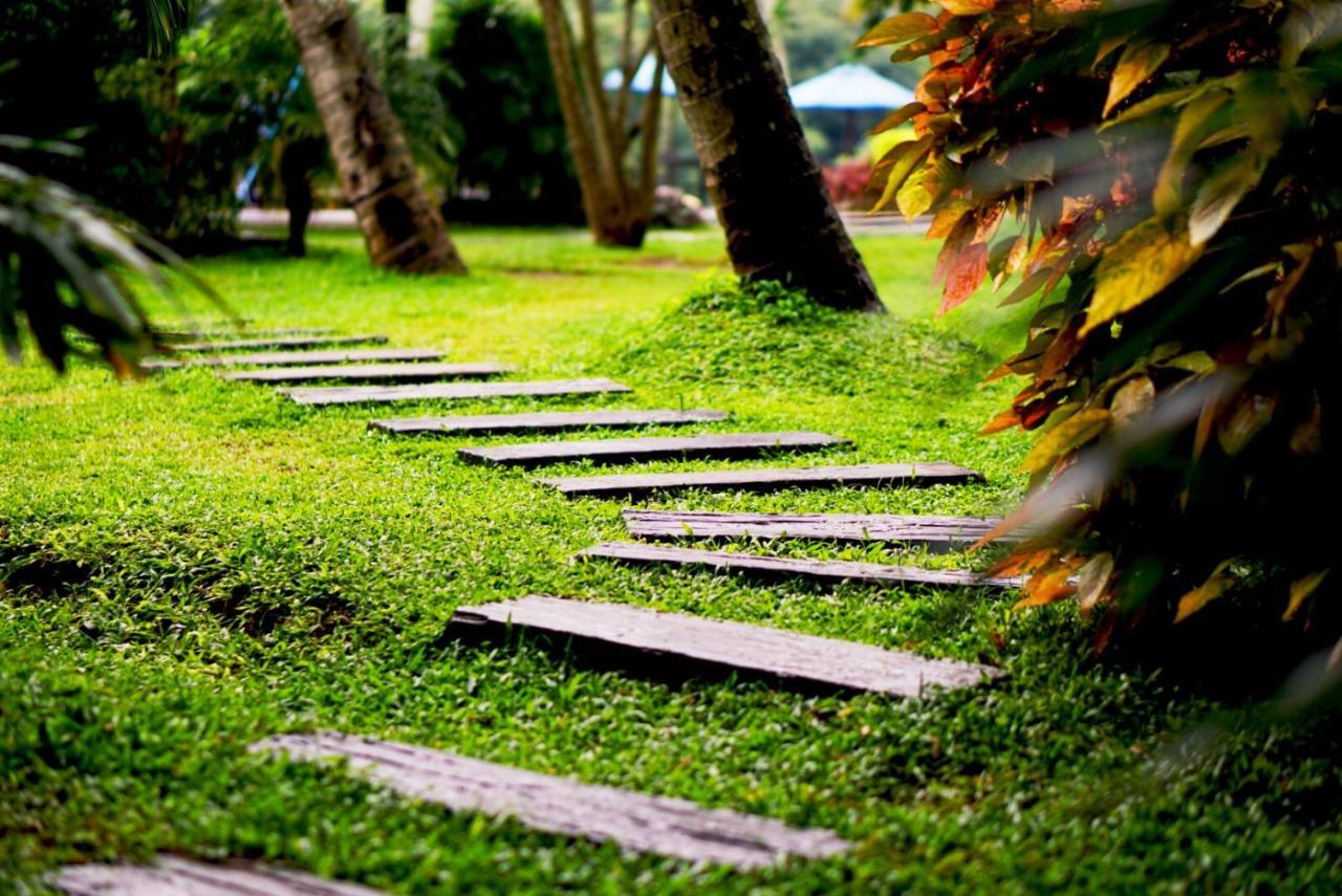 Serendip Stone Hotel And Bungalow Kandy Exterior photo