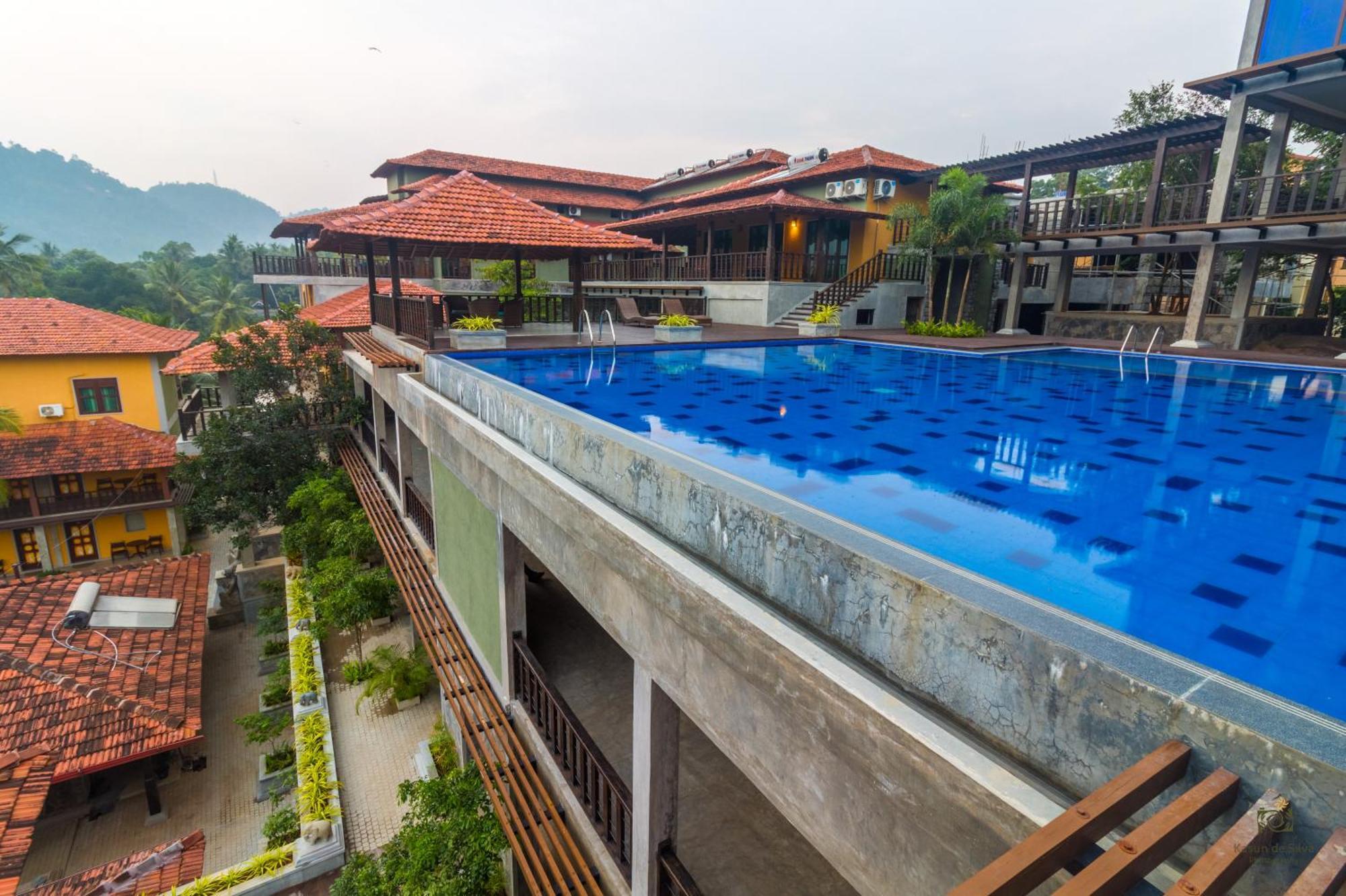 Serendip Stone Hotel And Bungalow Kandy Exterior photo